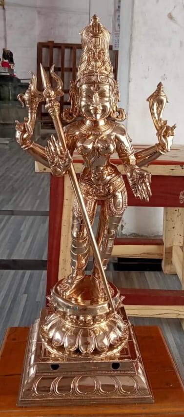 bronze sculpture in kasthuri art gallery