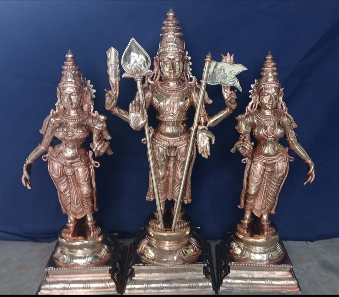 bronze sculpture in kasthuri art gallery